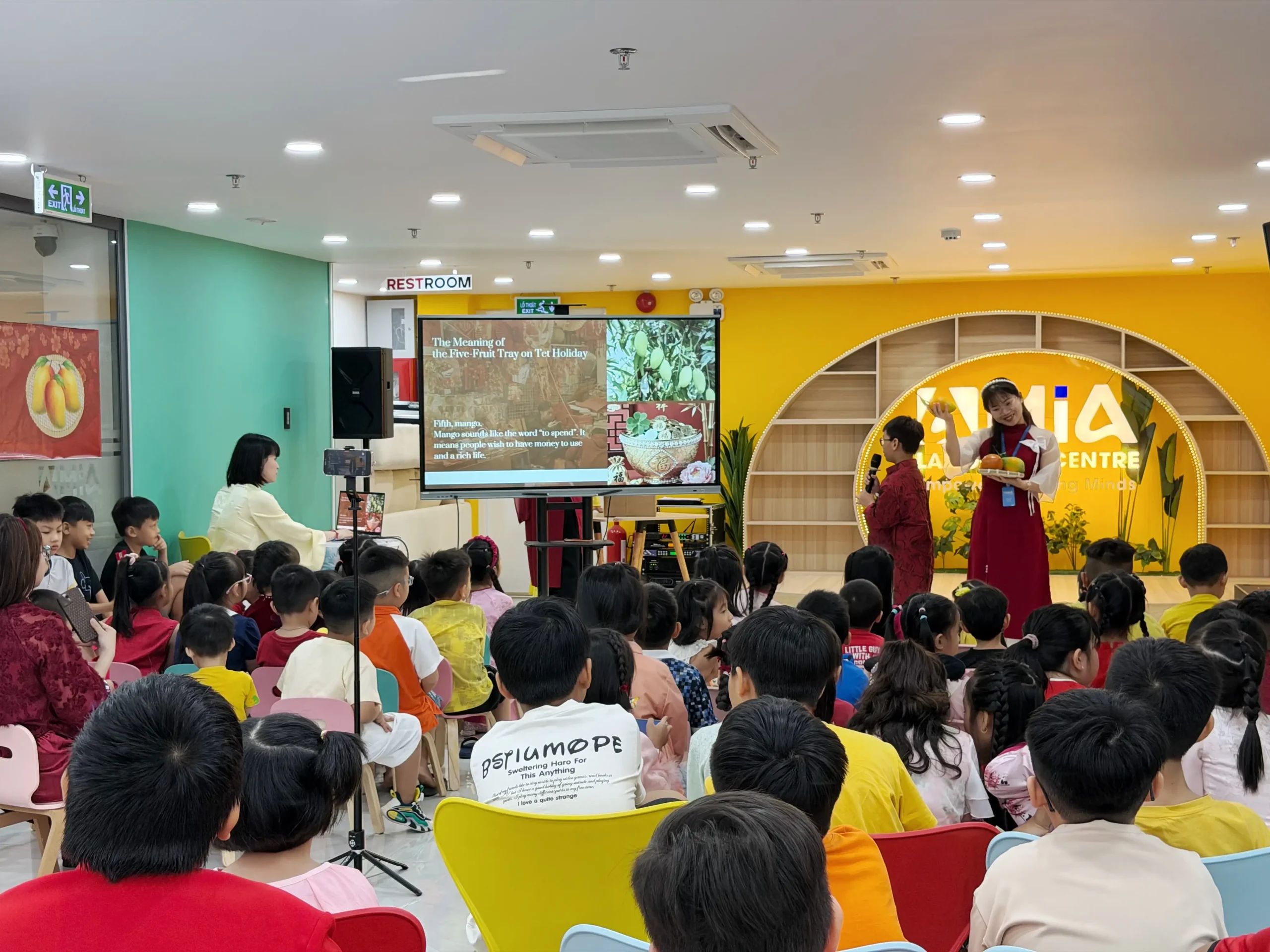 Câu lạc bộ tiếng Anh MIA - Chủ đề Phiên Chợ Tết