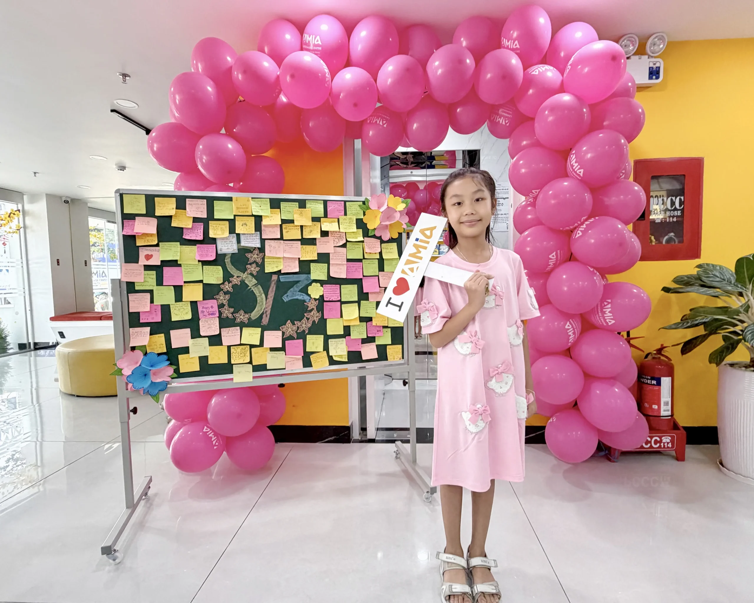 Câu lạc bộ tiếng Anh MIA - chủ đề ngày quốc tế phụ nữ