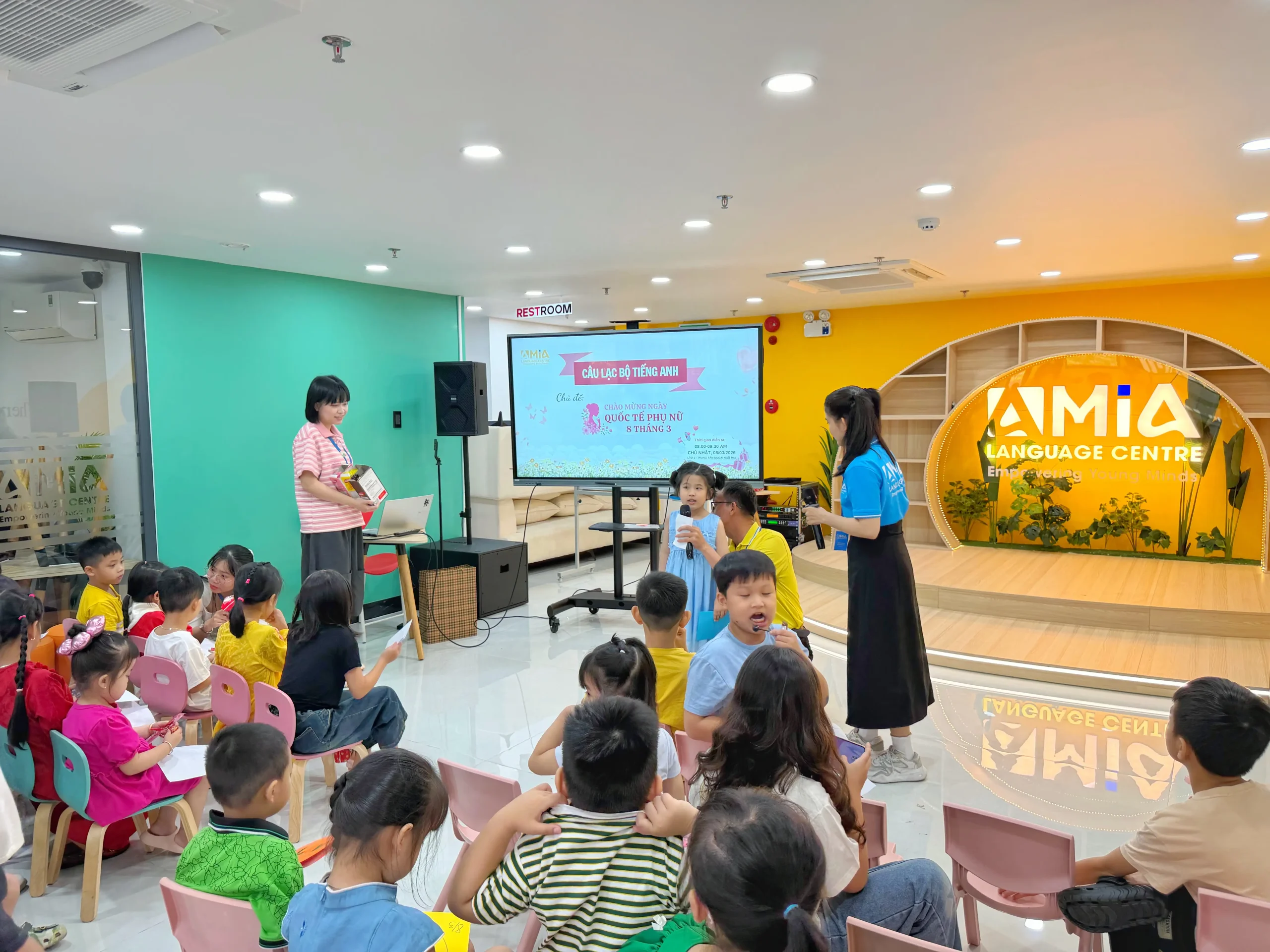 Câu lạc bộ tiếng Anh MIA - chủ đề ngày quốc tế phụ nữ