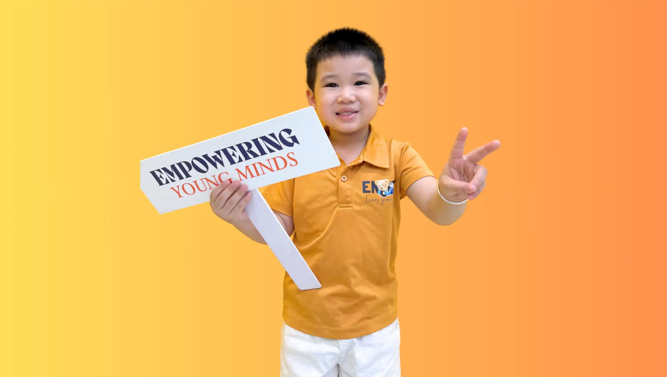 Bé Gia Hưng